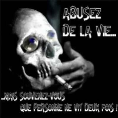 defense  de  fumm&eacute;